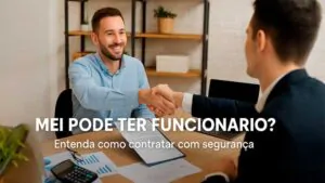 MEI entregando contrato a novo funcionário em escritório com planilhas e notebook sobre a mesa